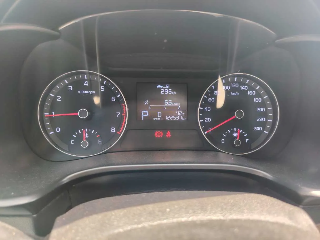 Car image 24