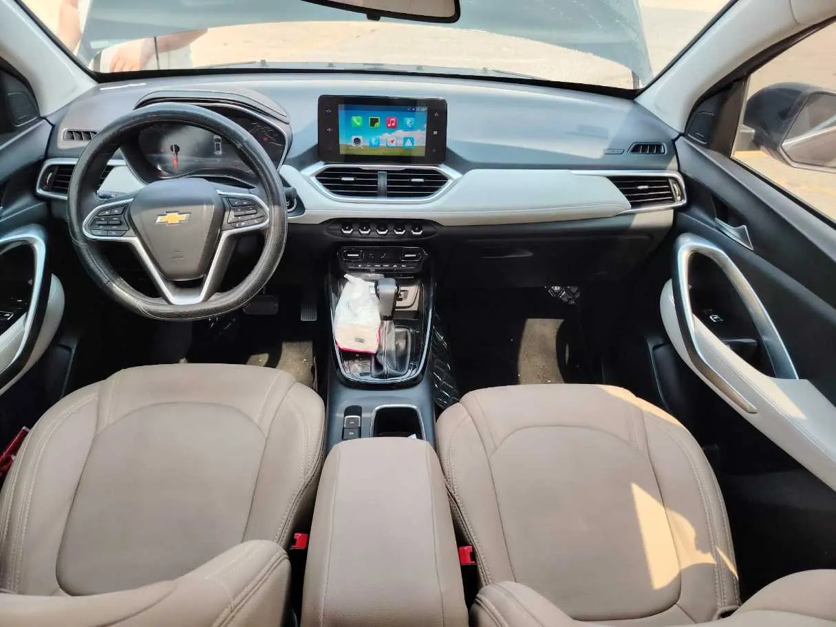 Car image 16