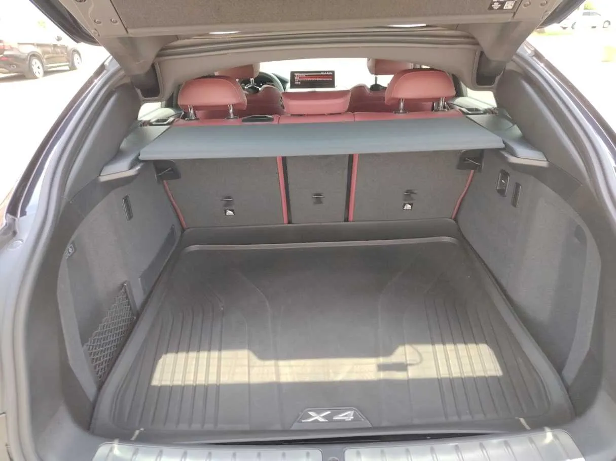 Car image 25