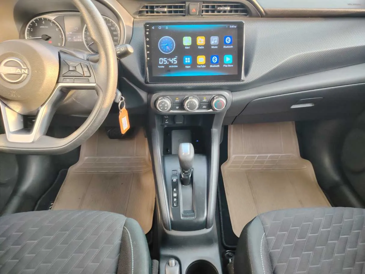 Car image 17