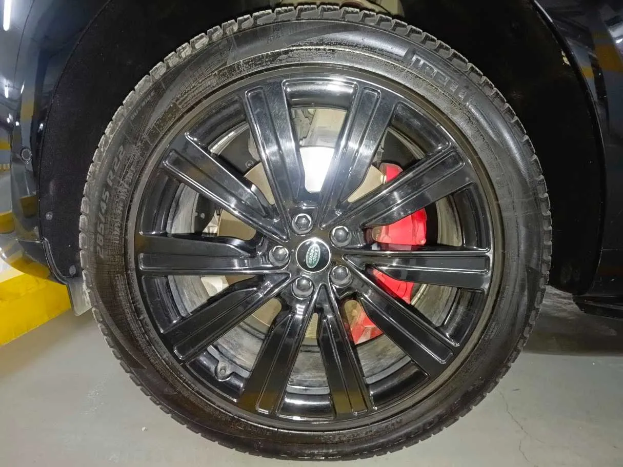 Car image 10