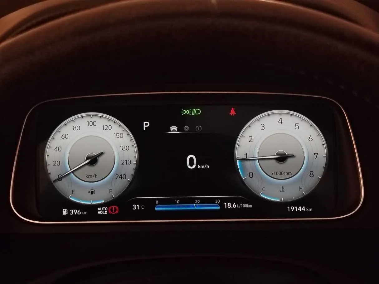 Car image 22