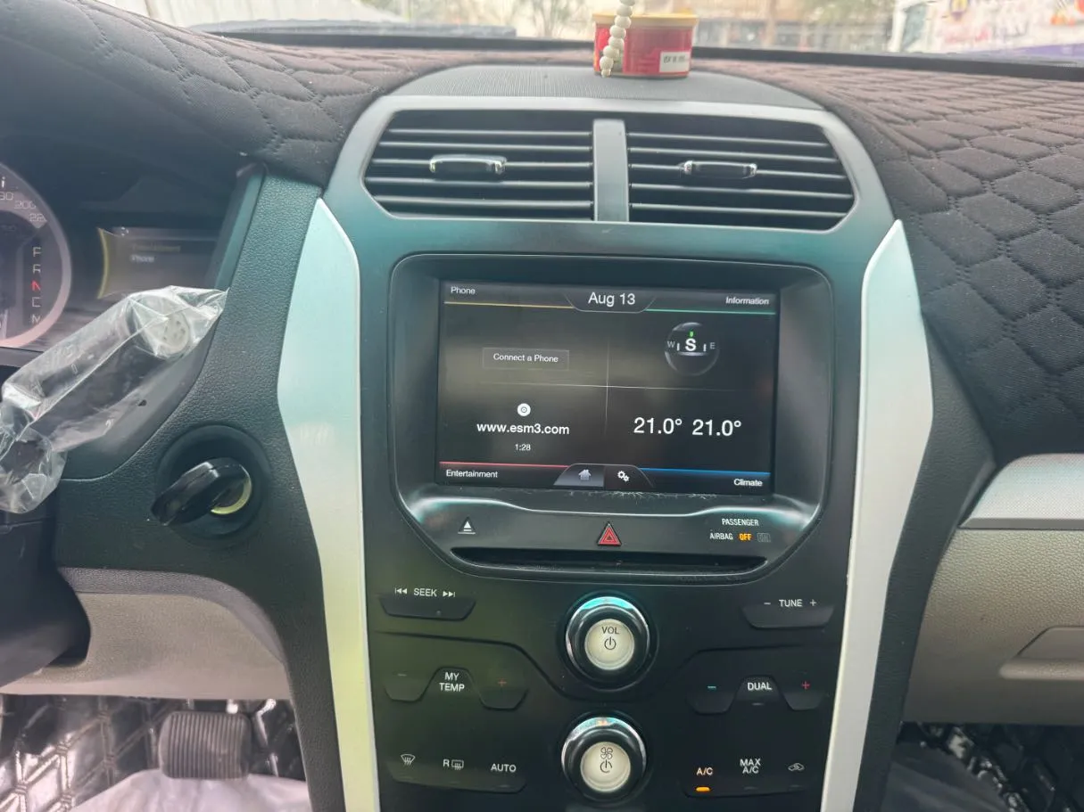Car image 16