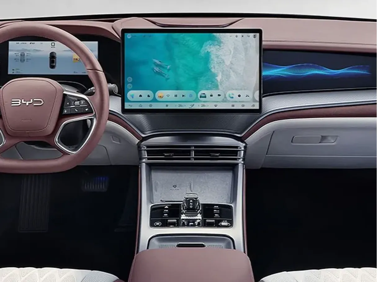 Car image 9