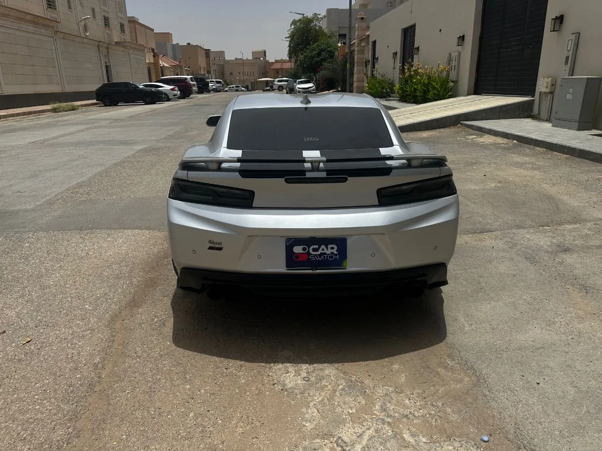 Car image 6