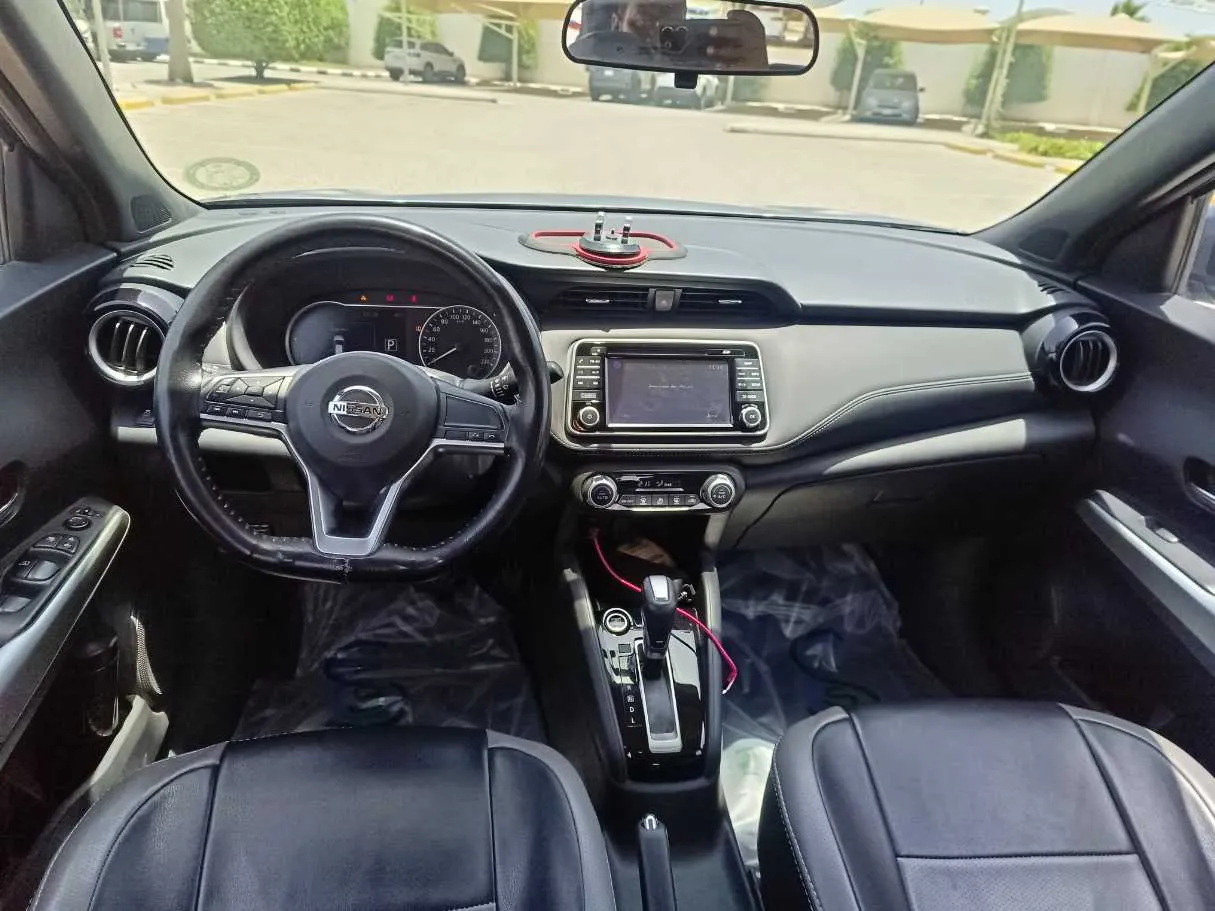 Car image 20