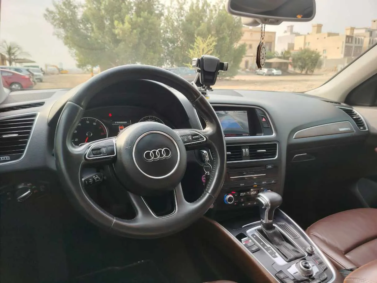 Car image 23