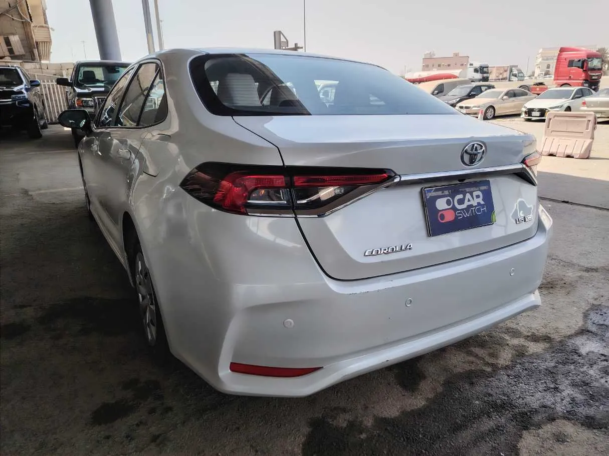 Car image 7