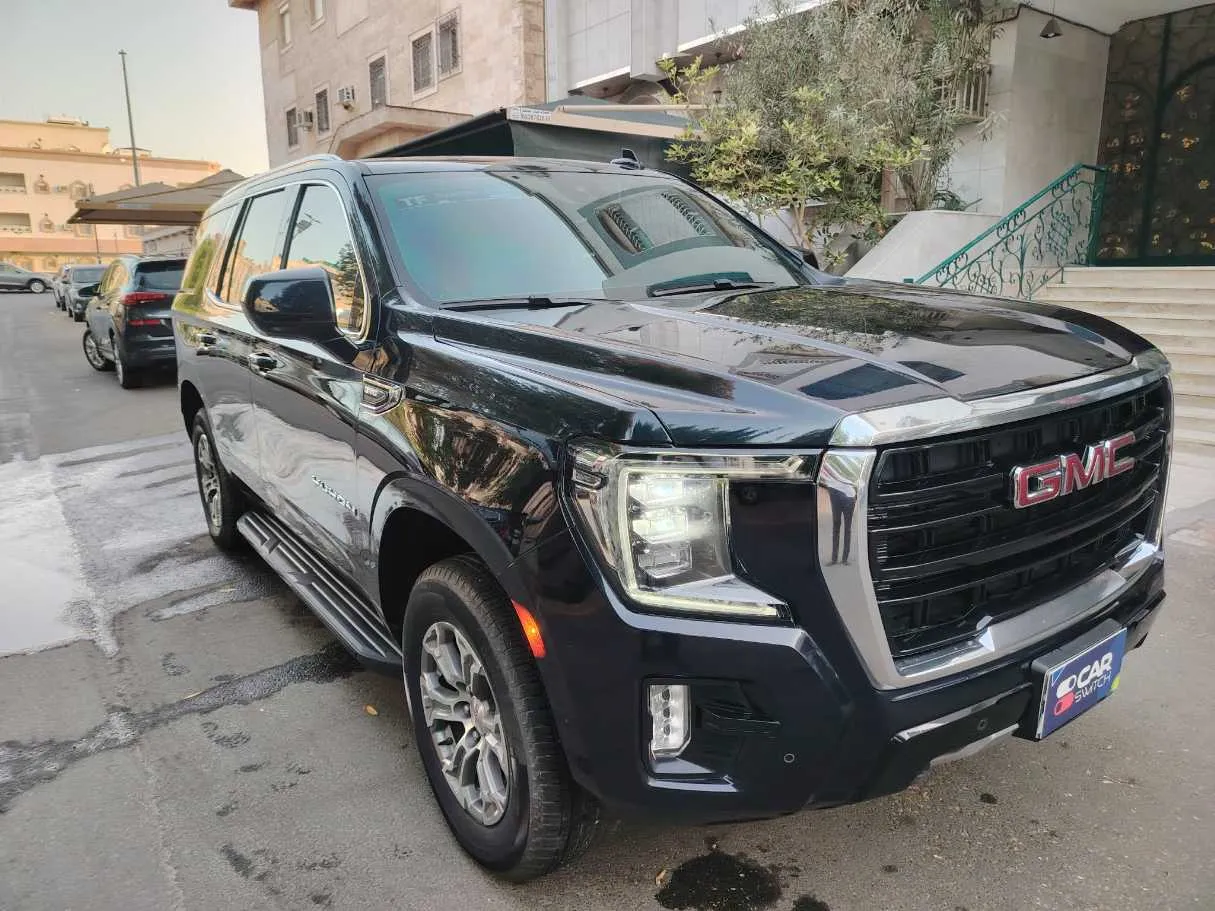 Car image 3