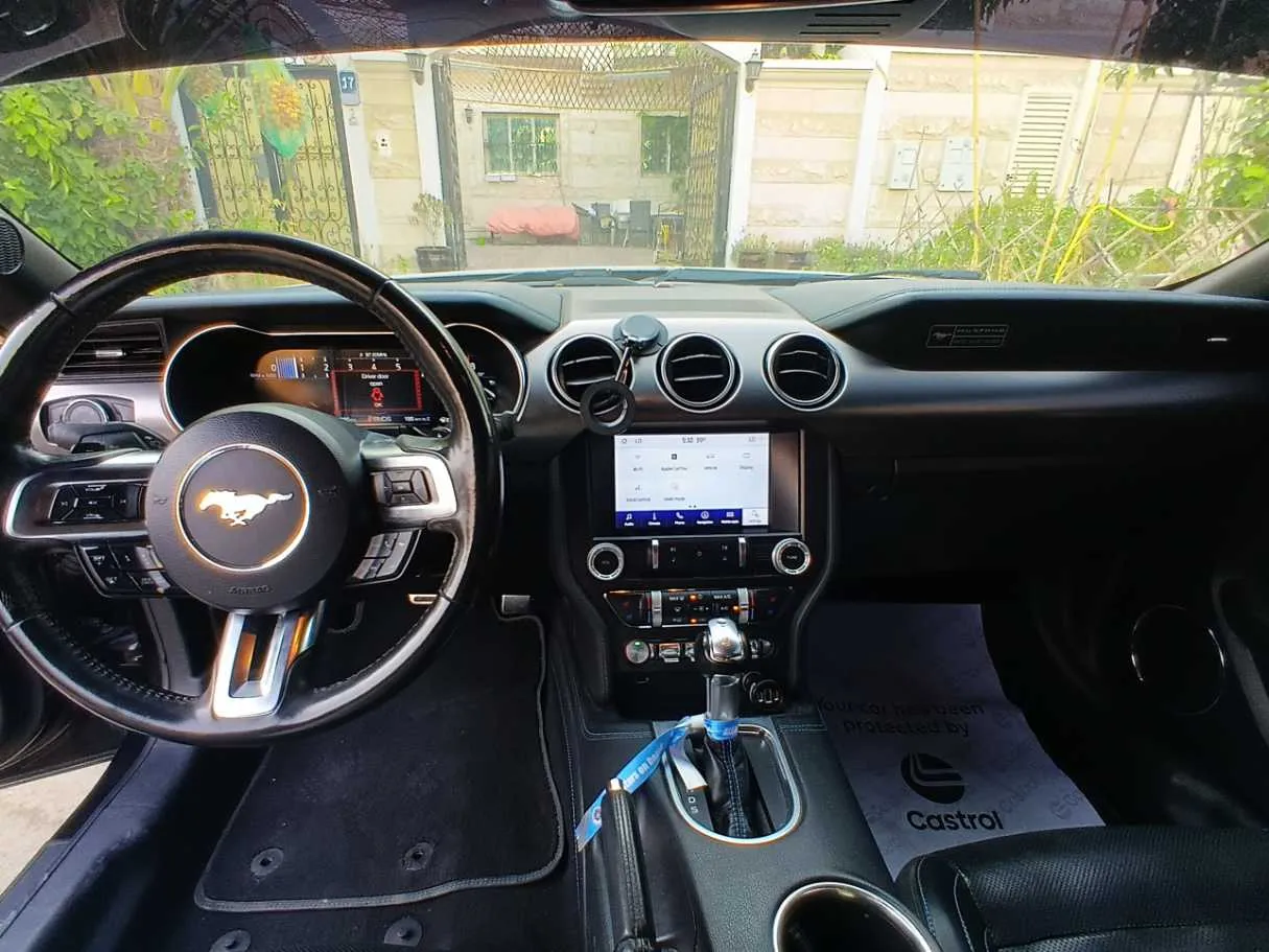 Car image 15