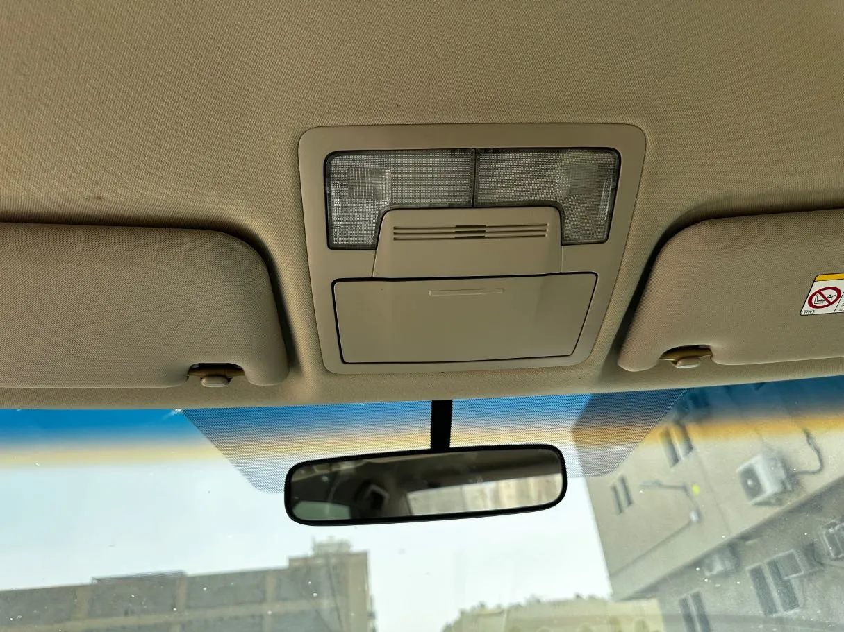 Car image 23