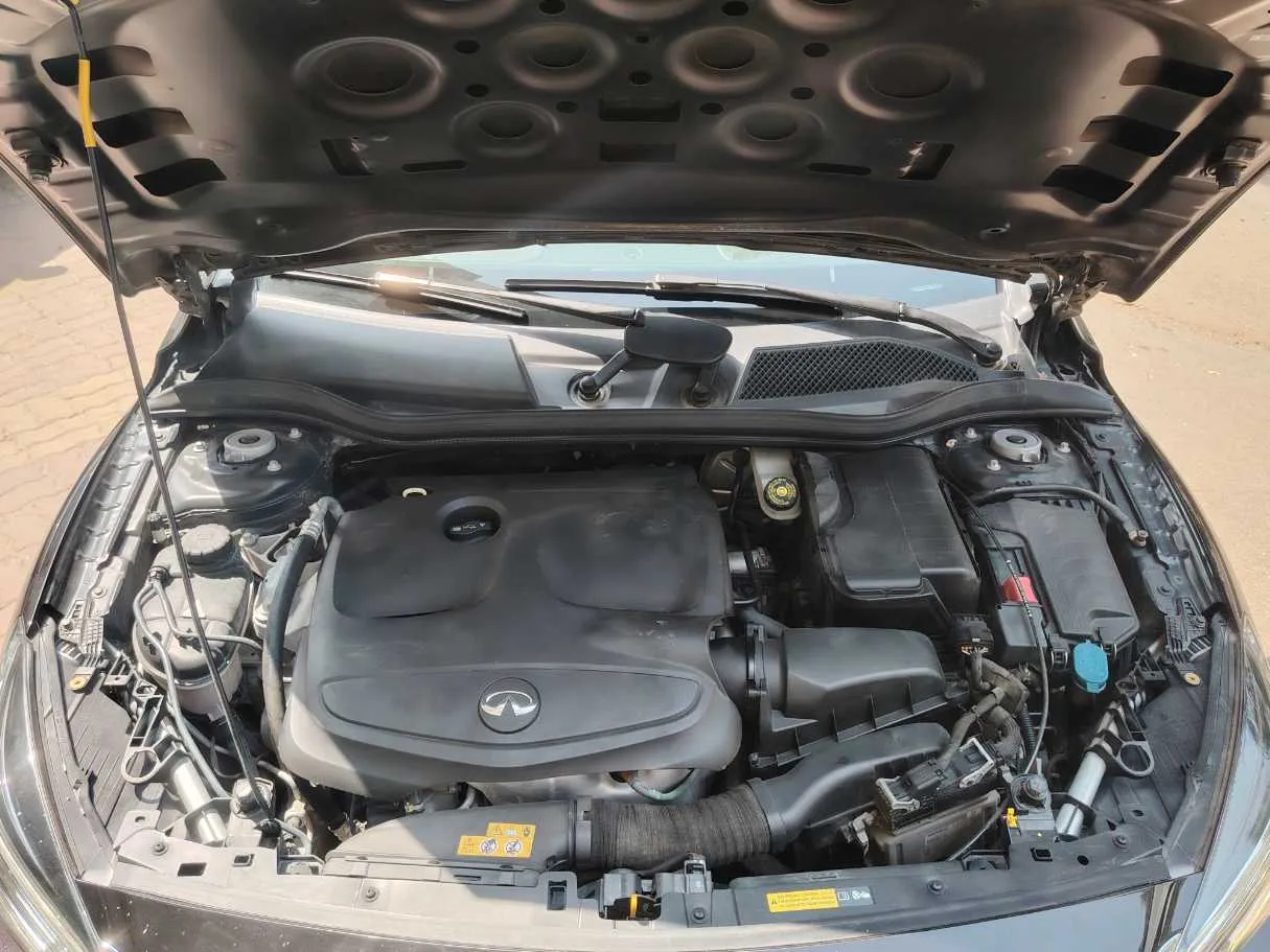 Car image 30