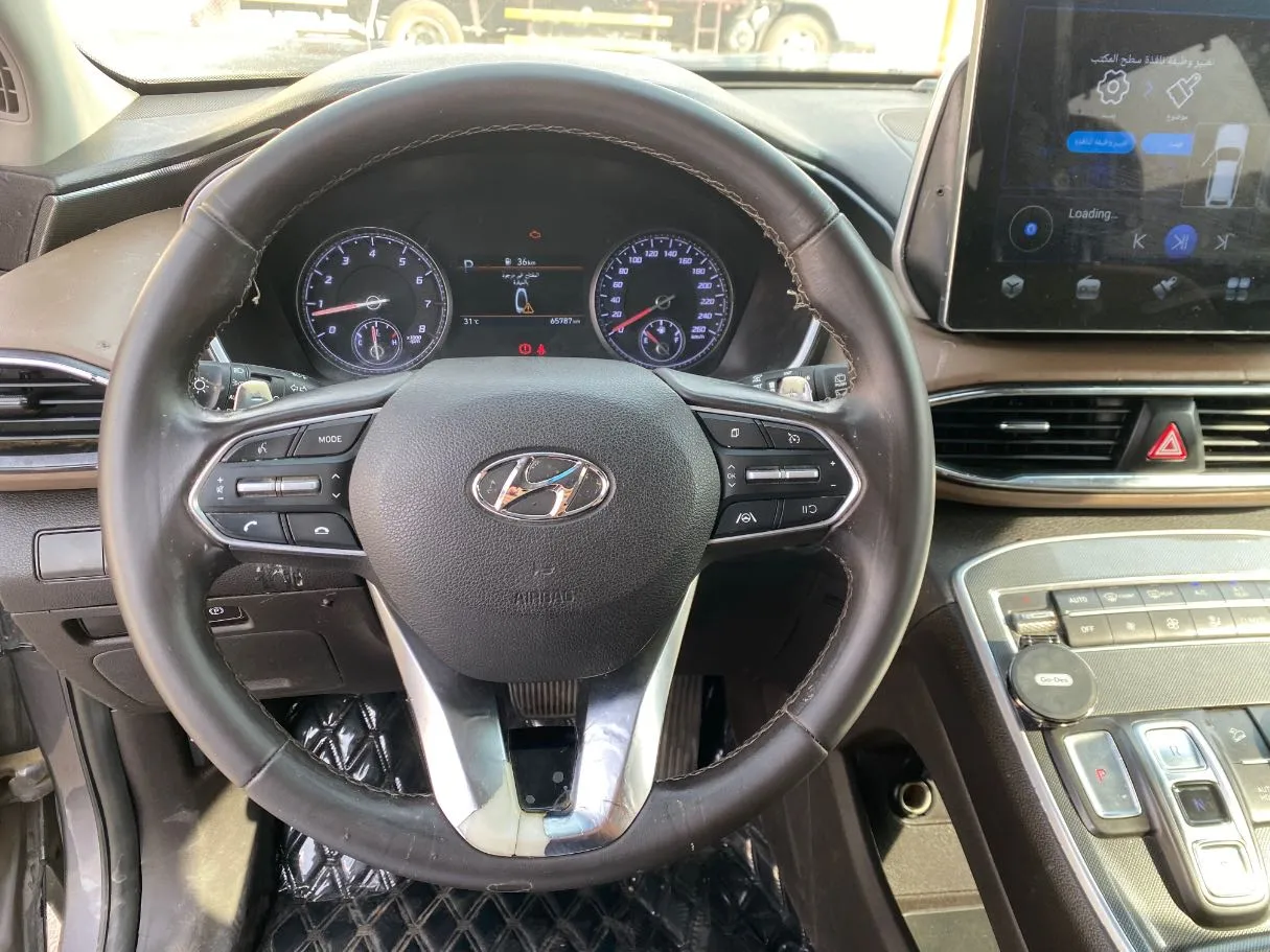 Car image 18