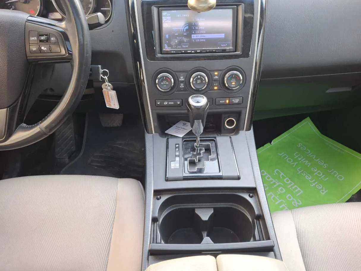 Car image 16