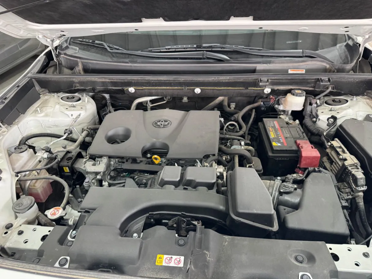 Car image 20