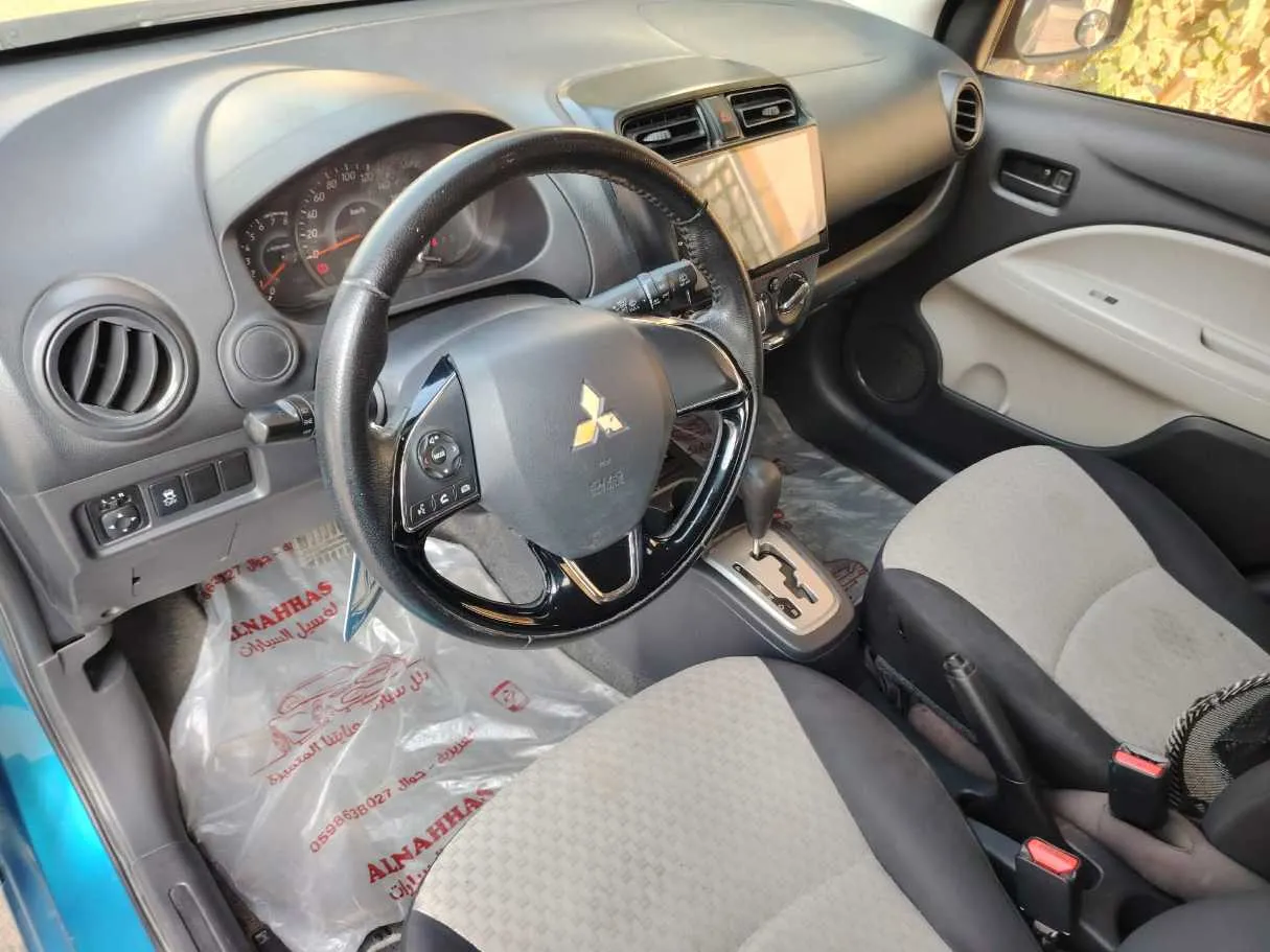 Car image 13