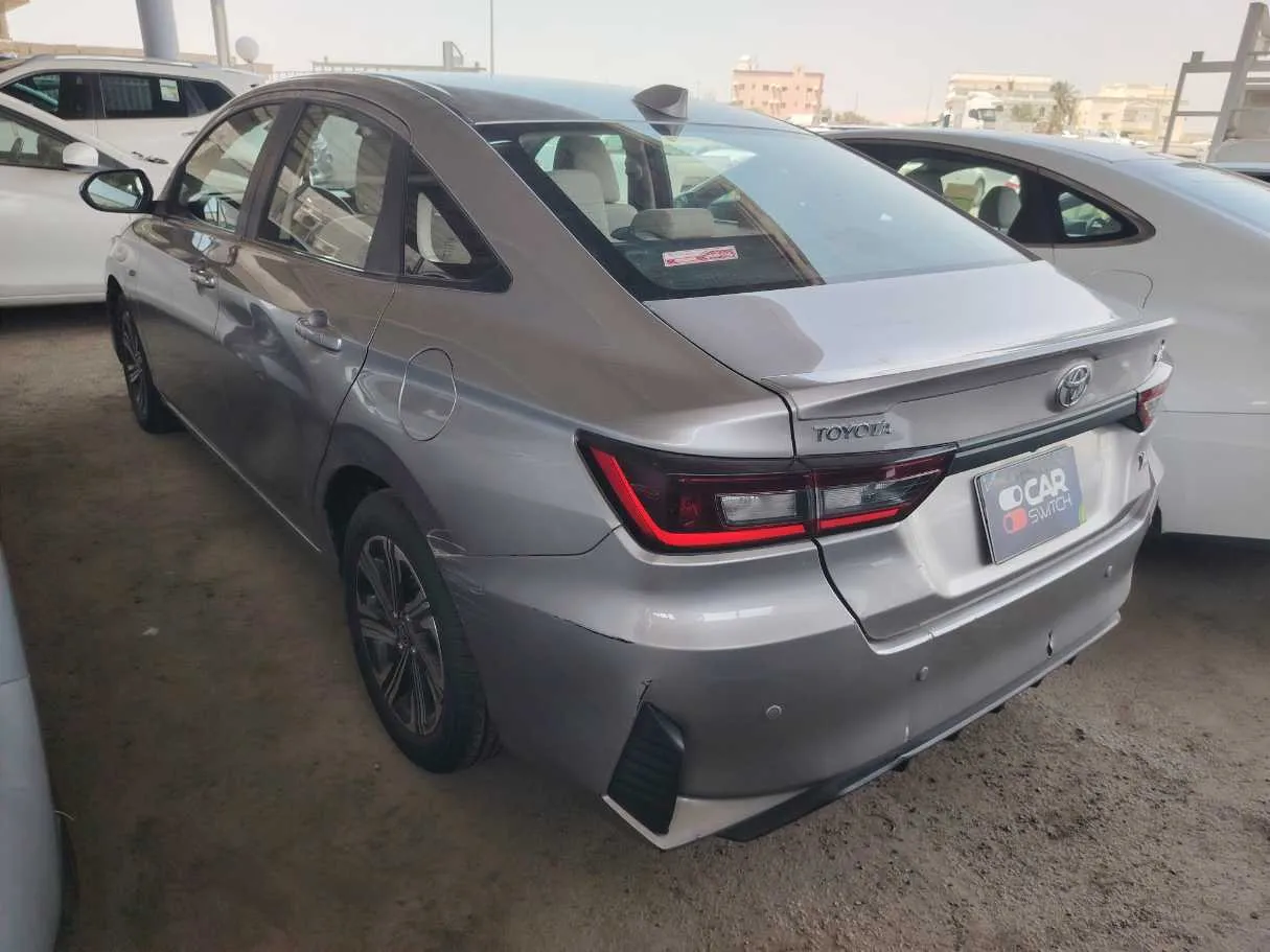 Car image 7