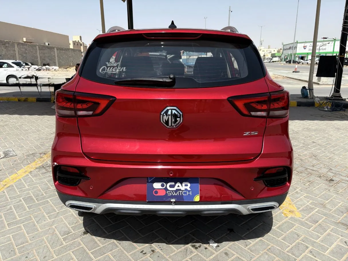 Car image 6