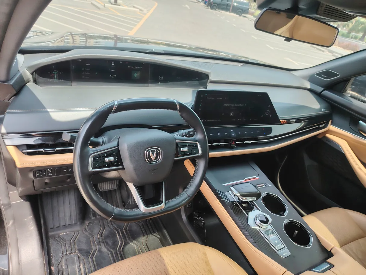 Car image 11