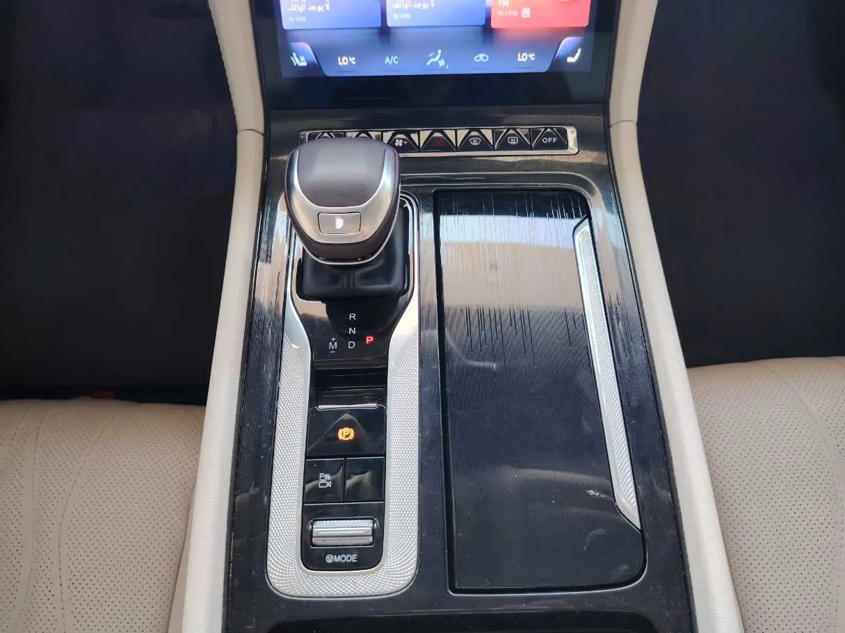 Car image 25