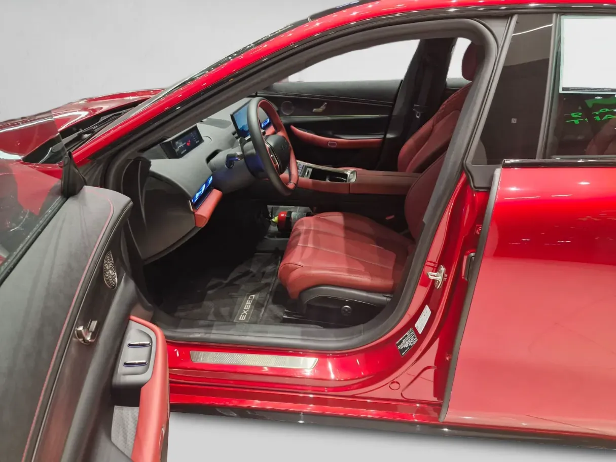 Car image 6