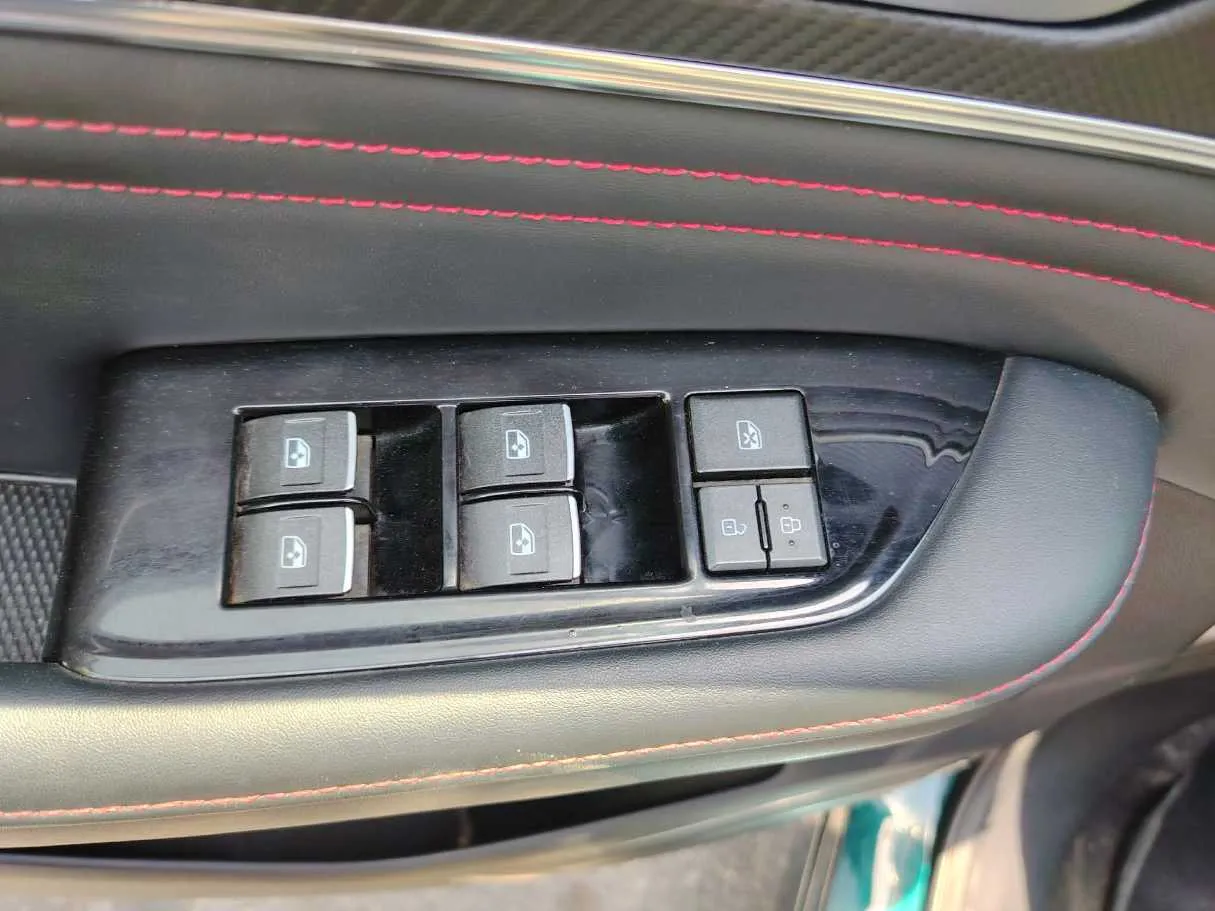 Car image 43