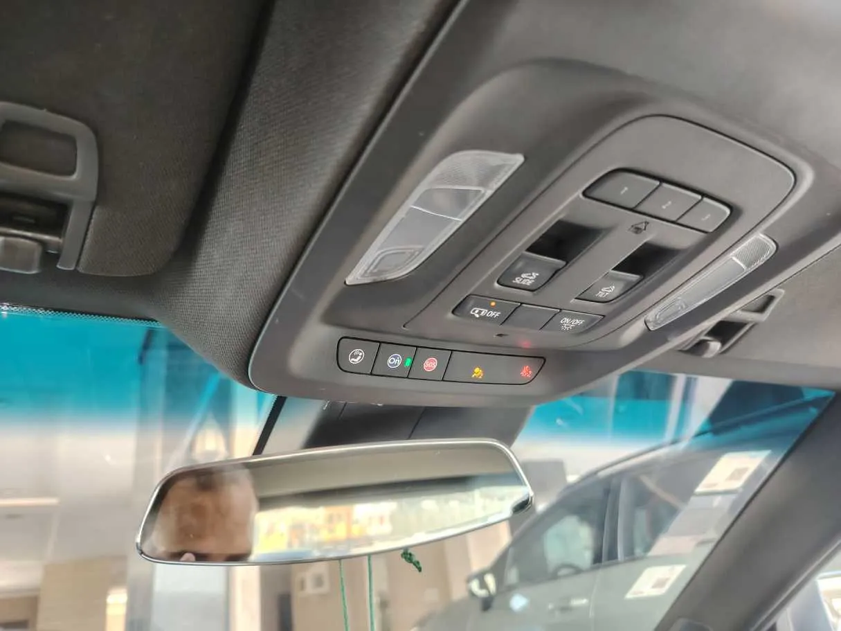 Car image 29