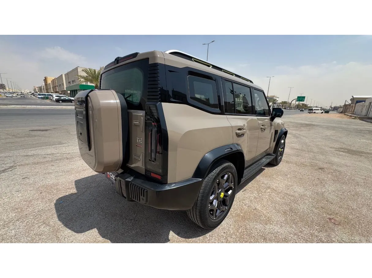 Car image 5
