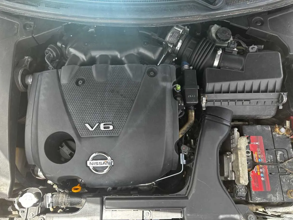 Car image 26