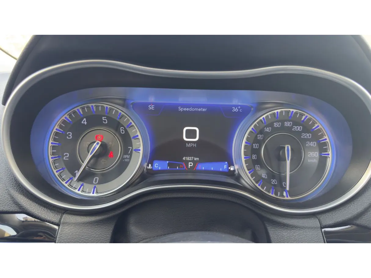Car image 17