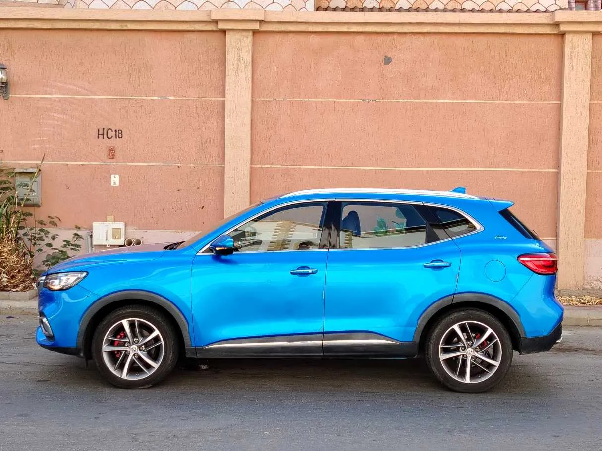 Car image 8