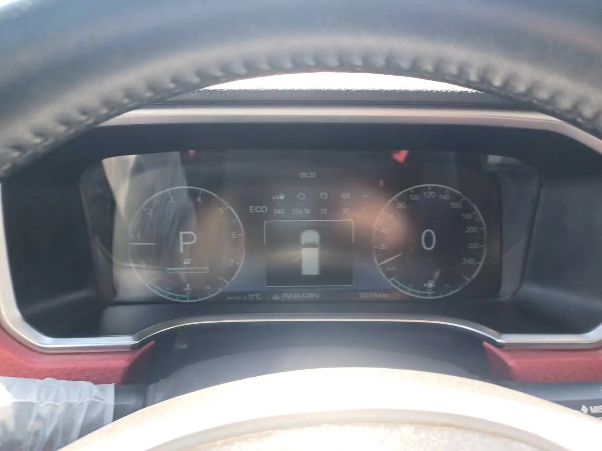 Car image 17