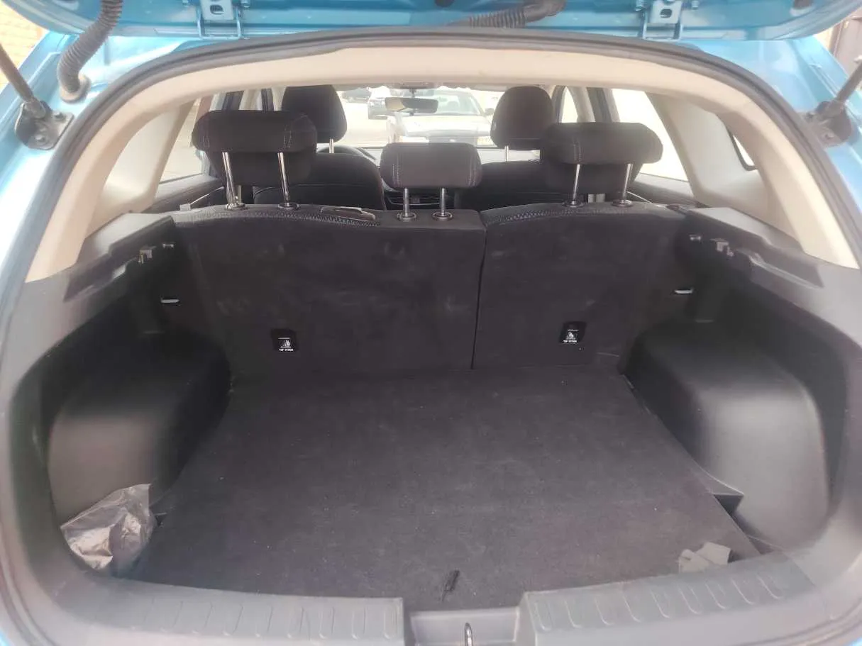 Car image 27