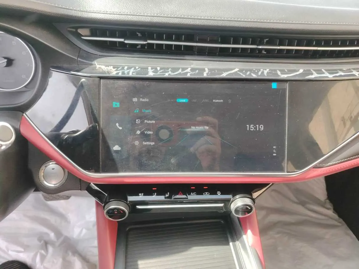 Car image 24