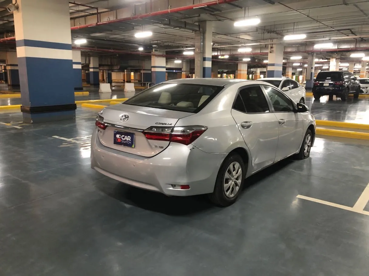 Car image 5