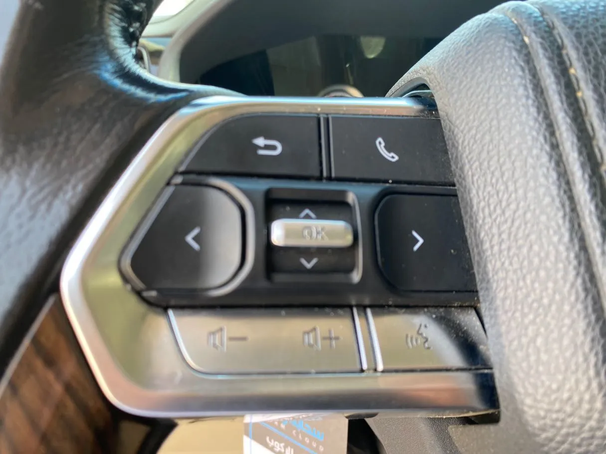 Car image 26