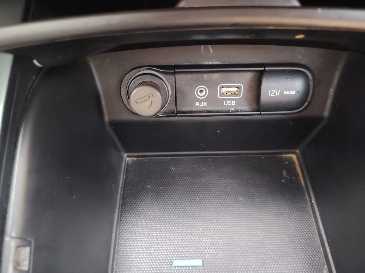 Car image 22