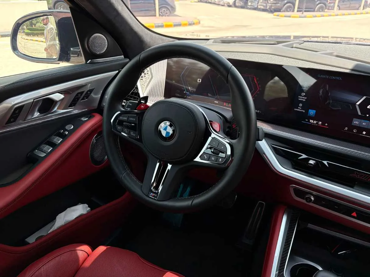 Car image 32