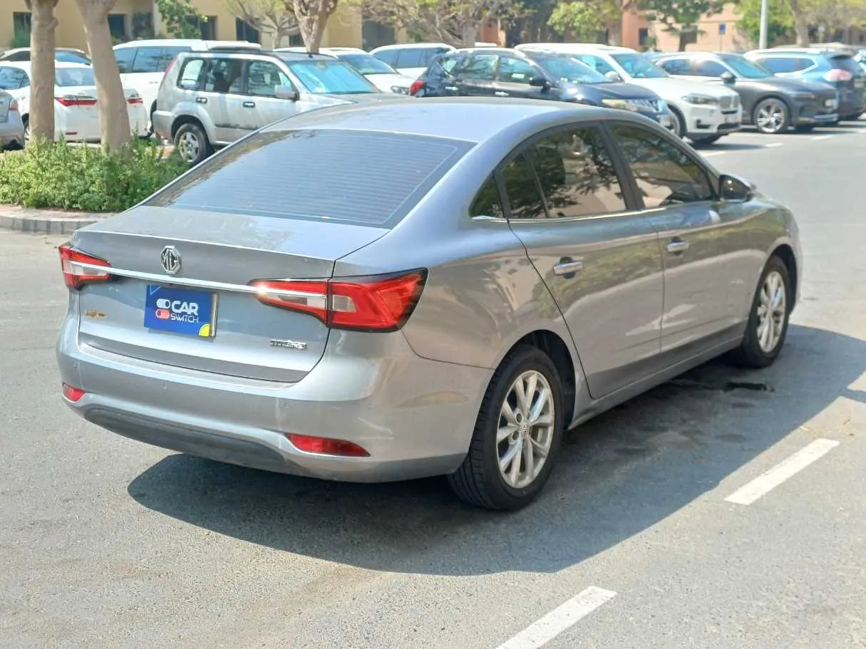 Car image 7