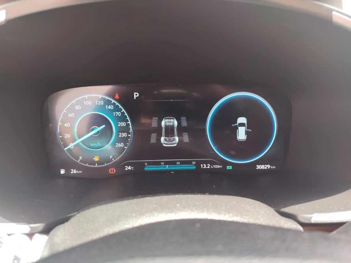 Car image 23