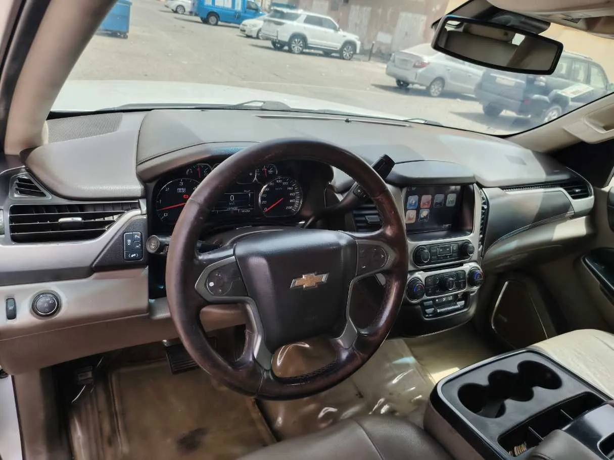 Car image 13