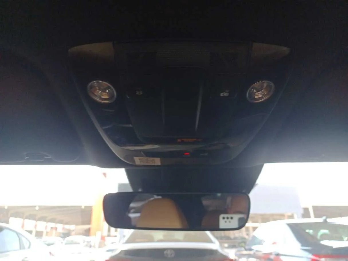 Car image 20