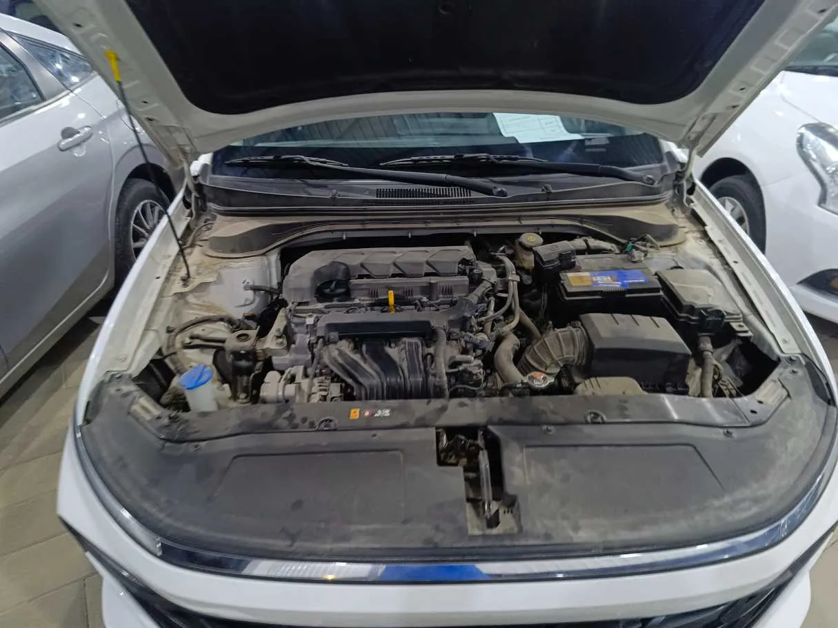Car image 23