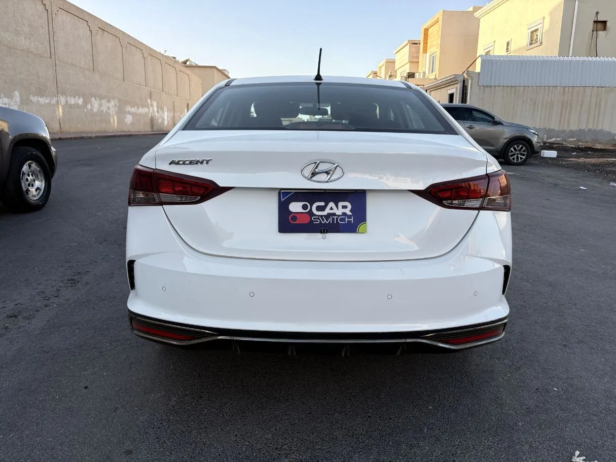 Car image 6