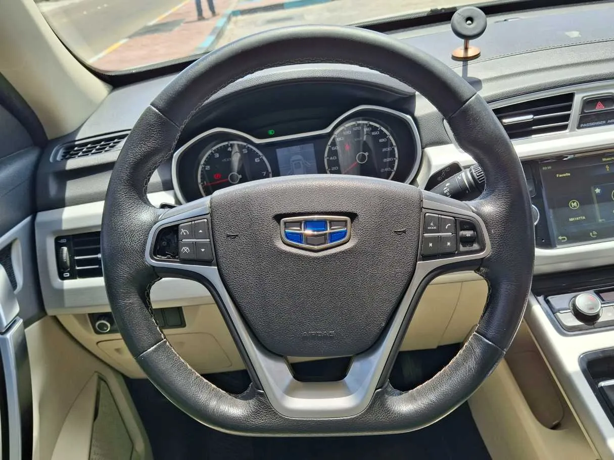 Car image 16