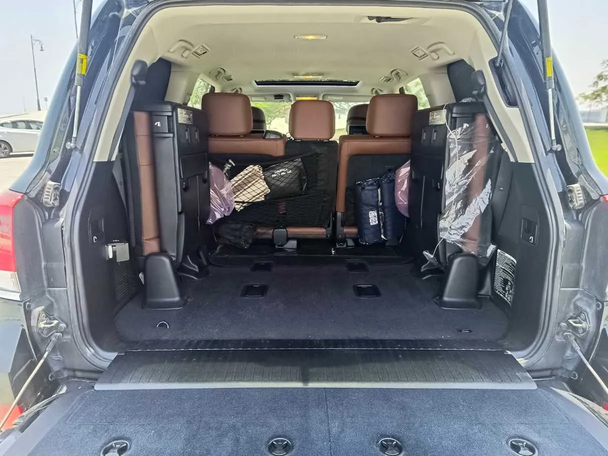 Car image 32