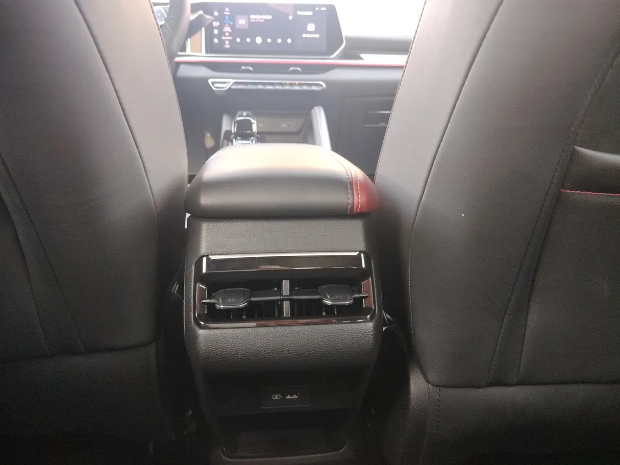 Car image 29