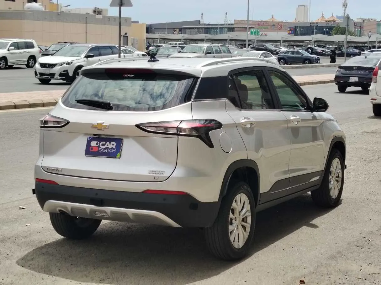 Car image 5