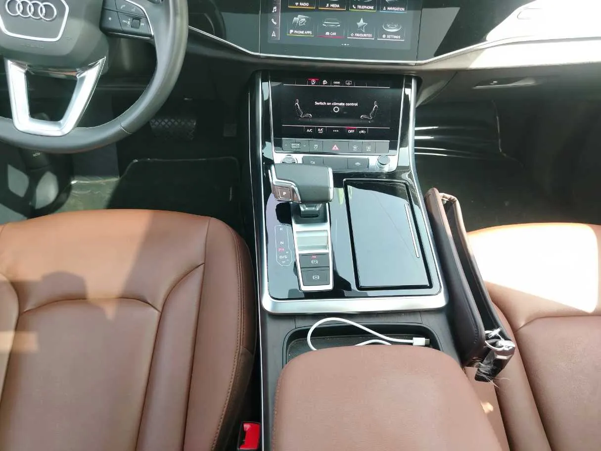 Car image 22