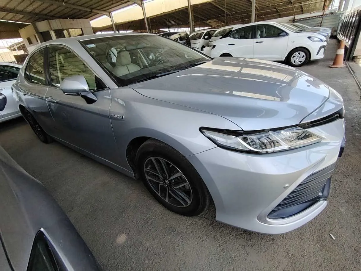 Car image 3